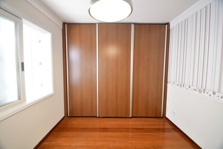 Casa de condomínio à venda com 500m², 4 quartos e 5 vagasQuarto 1 - Suíte