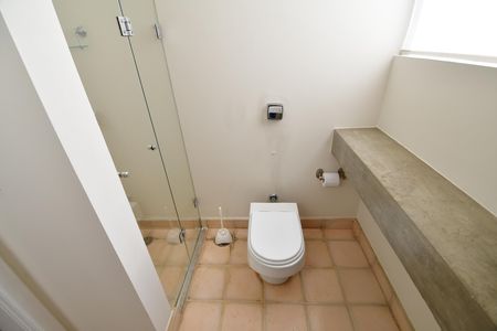 Casa de condomínio à venda com 500m², 4 quartos e 5 vagasBanheiro