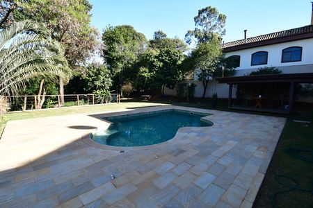 Casa de condomínio à venda com 500m², 4 quartos e 5 vagasPiscina