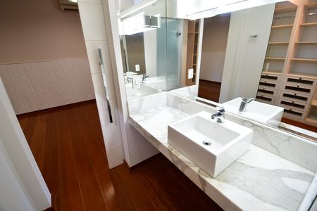 Casa de condomínio à venda com 500m², 4 quartos e 5 vagasBanheiro Suíte