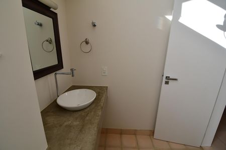 Casa de condomínio à venda com 500m², 4 quartos e 5 vagasBanheiro