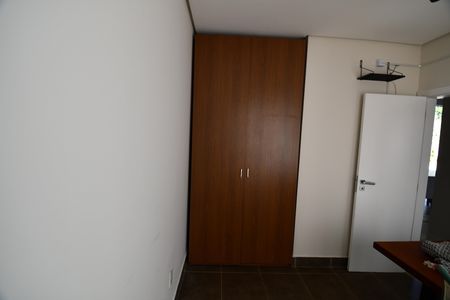 Casa de condomínio à venda com 500m², 4 quartos e 5 vagasQuarto de Serviço