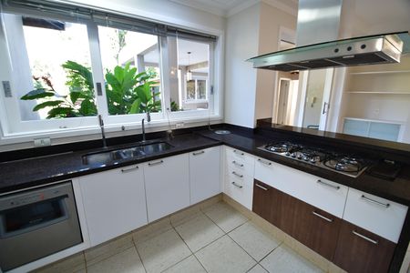 Casa de condomínio à venda com 500m², 4 quartos e 5 vagasCozinha