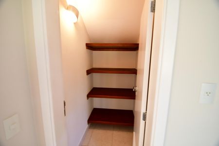 Casa de condomínio à venda com 500m², 4 quartos e 5 vagasCozinha - Despensa