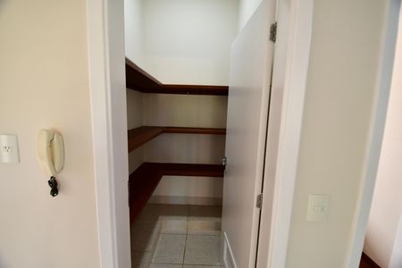 Casa de condomínio à venda com 500m², 4 quartos e 5 vagasCozinha - Despensa