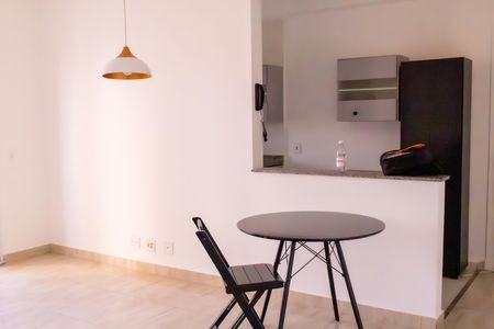 Sala 1 de apartamento para alugar com 2 quartos, 81m² em Jardim Esmeralda, Limeira