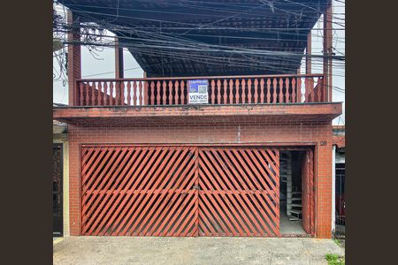 Fachada com Plaquinha Instalada de casa à venda com 3 quartos, 250m² em Parque America, São Paulo