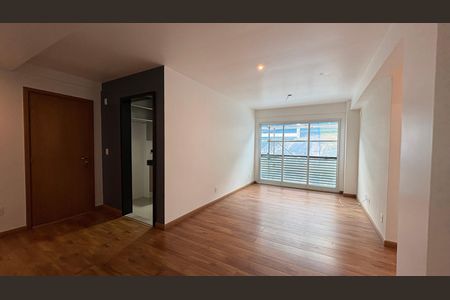Apartamento para alugar com 72m², 2 quartos e 1 vaga Apartamento para alugar com 72m², 2 quartos e 1 vagaSala