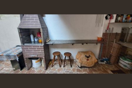 Casa à venda com 83m², 2 quartos e 2 vagas