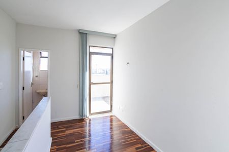 Apartamento para alugar com 136m², 2 quartos e 1 vaga Apartamento para alugar com 136m², 2 quartos e 1 vagaCobertura - Sala 2