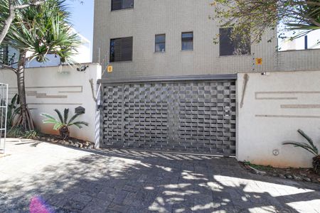 Apartamento para alugar com 136m², 2 quartos e 1 vaga Apartamento para alugar com 136m², 2 quartos e 1 vagaFachada