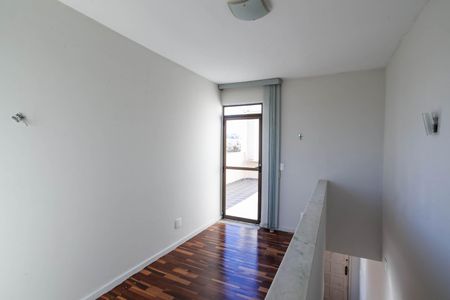 Apartamento para alugar com 136m², 2 quartos e 1 vaga Apartamento para alugar com 136m², 2 quartos e 1 vagaCobertura - Sala 2