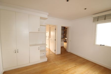 Apartamento à venda com 222m², 4 quartos e 4 vagasQuarto 3