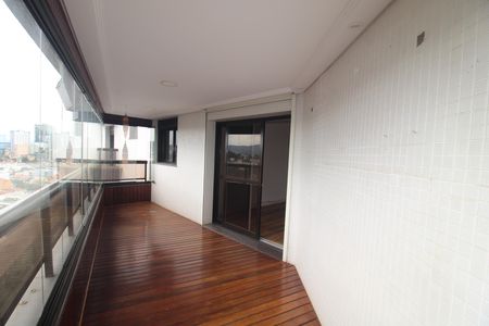 Apartamento à venda com 222m², 4 quartos e 4 vagasVaranda