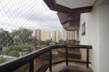 Apartamento à venda com 222m², 4 quartos e 4 vagasQuarto 5 - Varanda