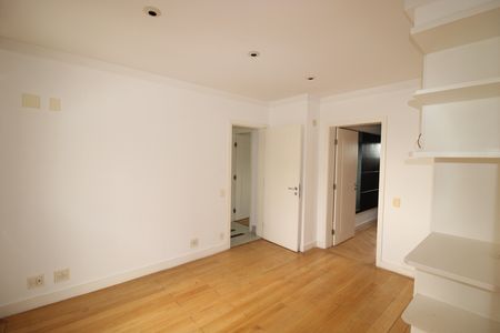 Apartamento à venda com 222m², 4 quartos e 4 vagasQuarto 3