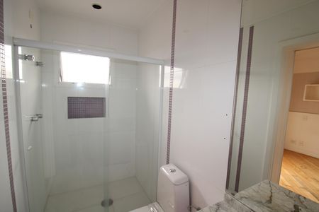 Apartamento à venda com 222m², 4 quartos e 4 vagasBanheiro 2