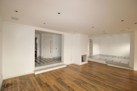 Apartamento à venda com 222m², 4 quartos e 4 vagasSala