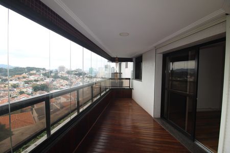 Apartamento à venda com 222m², 4 quartos e 4 vagasVaranda