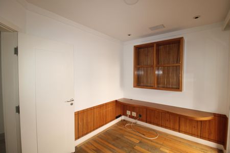 Apartamento à venda com 222m², 4 quartos e 4 vagasQuarto 1