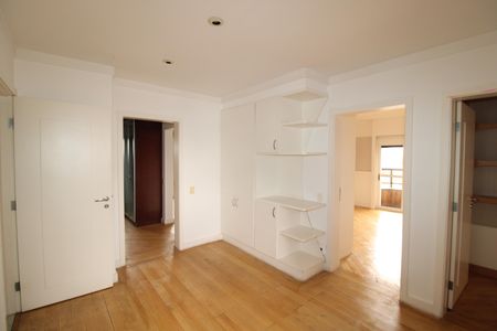 Apartamento à venda com 222m², 4 quartos e 4 vagasQuarto 3