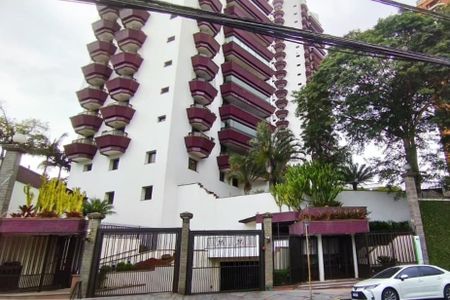 Apartamento à venda com 222m², 4 quartos e 4 vagas Apartamento à venda com 222m², 4 quartos e 4 vagasFachada
