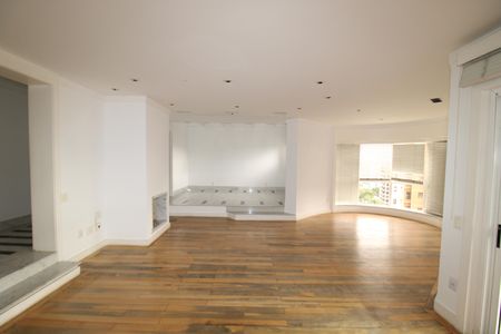 Apartamento à venda com 222m², 4 quartos e 4 vagasSala