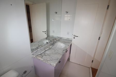 Apartamento à venda com 222m², 4 quartos e 4 vagasBanheiro 1