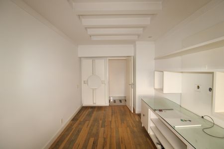 Apartamento à venda com 222m², 4 quartos e 4 vagasQuarto 2