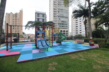 Apartamento à venda com 222m², 4 quartos e 4 vagasÁrea Comum