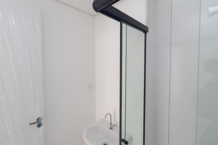 Banheiro de apartamento para alugar com 2 quartos, 42m² em Vila Gustavo, São Paulo