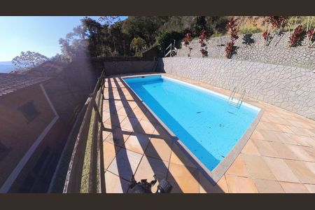 Área comum - Piscina de casa para alugar com 5 quartos, 600m² em Nogueira, Petrópolis