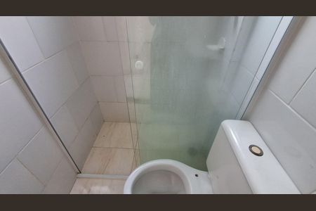Banheiro social de apartamento à venda com 2 quartos, 45m² em Jd. Irajá, São Bernardo do Campo