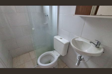 Banheiro social de apartamento à venda com 2 quartos, 45m² em Jd. Irajá, São Bernardo do Campo