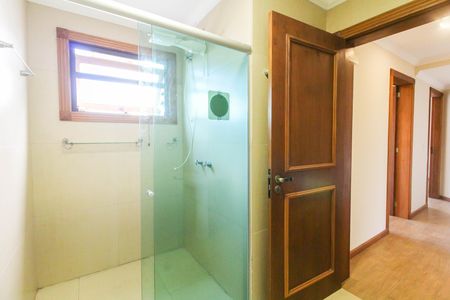 Banheiro de casa de condomínio para alugar com 3 quartos, 347m² em Dom Feliciano, Gravataí