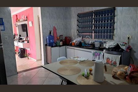 Casa à venda com 111m², 3 quartos e 4 vagas