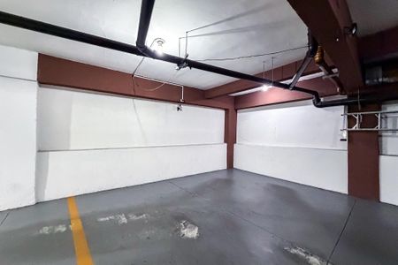 Garagem de casa à venda com 3 quartos, 128m² em Vila Invernada, São Paulo