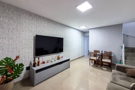 Sala de casa à venda com 3 quartos, 128m² em Vila Invernada, São Paulo