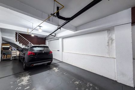 Garagem de casa à venda com 3 quartos, 128m² em Vila Invernada, São Paulo