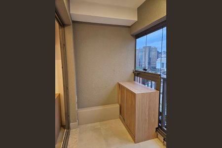 Varanda de kitnet/studio à venda com 1 quarto, 30m² em Indianópolis, São Paulo