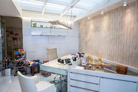 Apartamento à venda com 263m², 3 quartos e 2 vagasEscritório