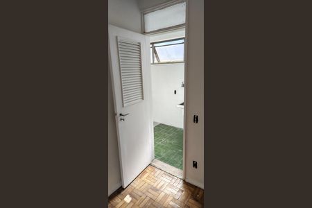 Apartamento à venda com 92m², 3 quartos e 1 vaga Apartamento à venda com 92m², 3 quartos e 1 vagaBanheiro