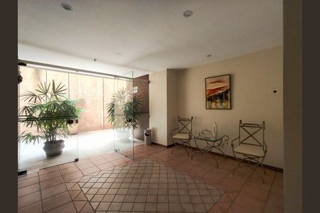 Apartamento à venda com 90m², 3 quartos e 2 vagasFachada e portaria