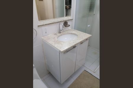 Apartamento à venda com 61m², 1 quarto e sem vaga Apartamento à venda com 61m², 1 quarto e sem vagaBanheiro