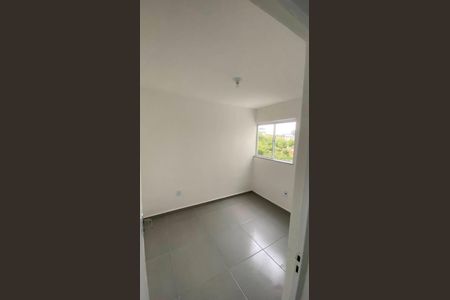 Quarto 2 de apartamento para alugar com 2 quartos, 46m² em Laranjal, São Gonçalo