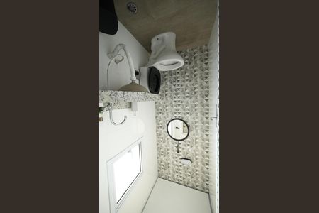 Banheiro de serviço de apartamento para alugar com 3 quartos, 140m² em Paraíso, Santo André