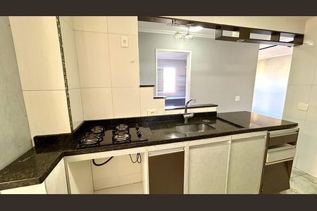 Cozinha de apartamento para alugar com 2 quartos, 61m² em Jardim Sao Judas Tadeu, Guarulhos