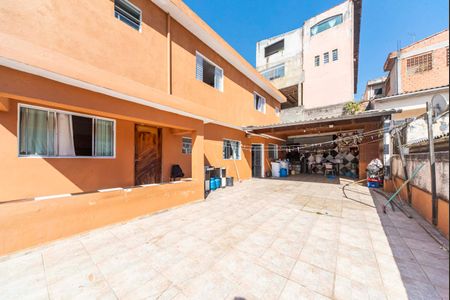 Quintal  de casa à venda com 3 quartos, 250m² em Jardim do Estádio, Santo André