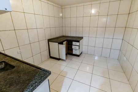 Cozinha de casa para alugar com 2 quartos, 52m² em Jardim Maria Duarte, São Paulo
