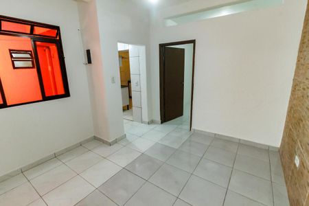 Sala de casa para alugar com 2 quartos, 52m² em Jardim Maria Duarte, São Paulo